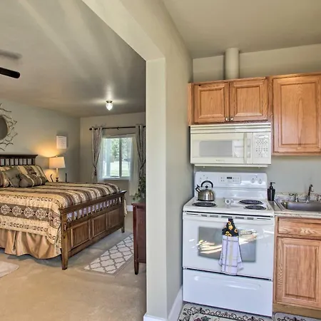 Jumpoff Joe Lake Cottage With Fitness Room And Sauna!-3